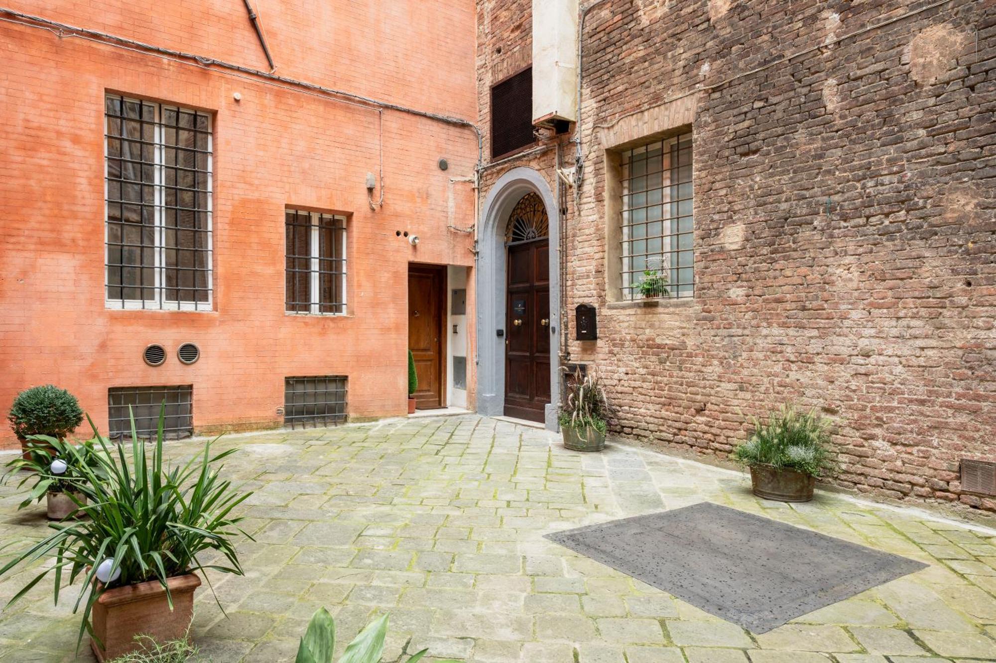 Palazzo Patrizi Suites & Spa Siena Exterior foto
